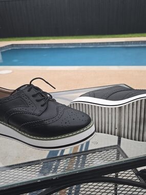 Men's Black Wingtip Lace-Up Platform Shoes